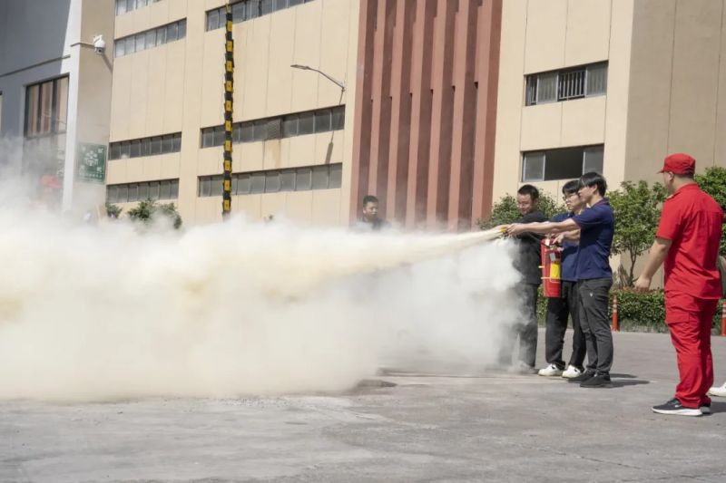 强化清静意识 筑牢清静防地丨Bwin必赢光电开展消防疏散逃生应急演练运动