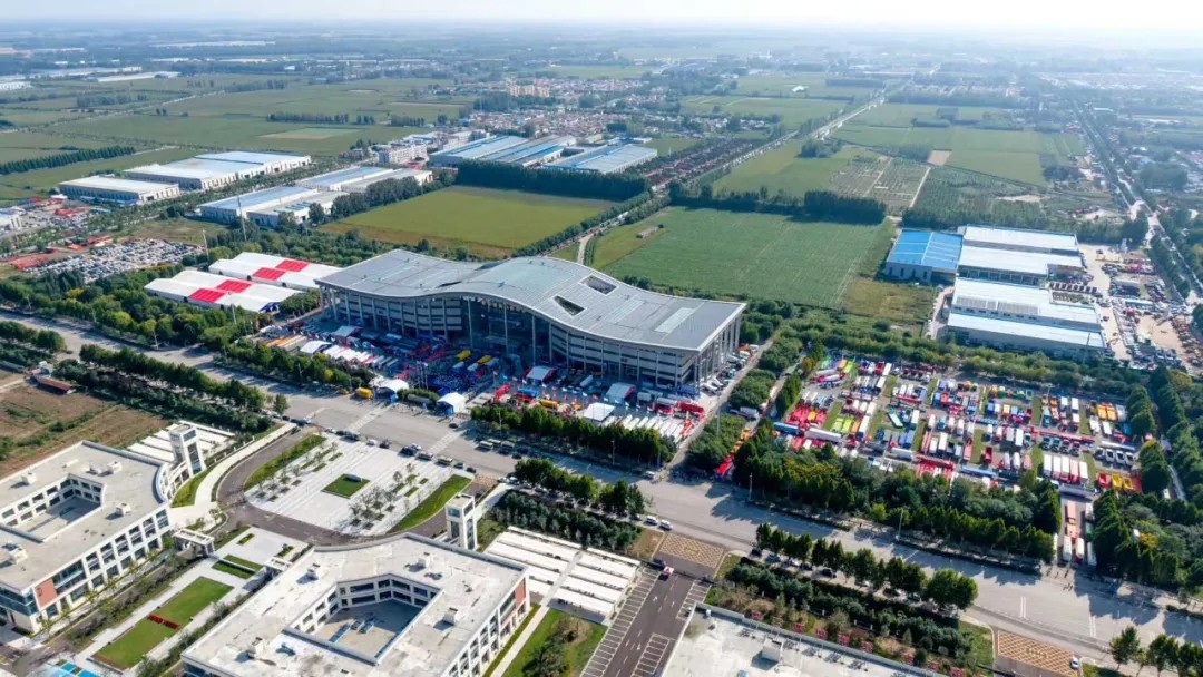 Bwin必赢光学在梁山车辆展 (10)